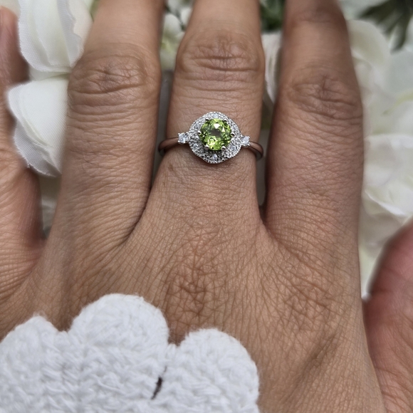 ♥️ AUGUST LOVE RING - Picture 4 of 7